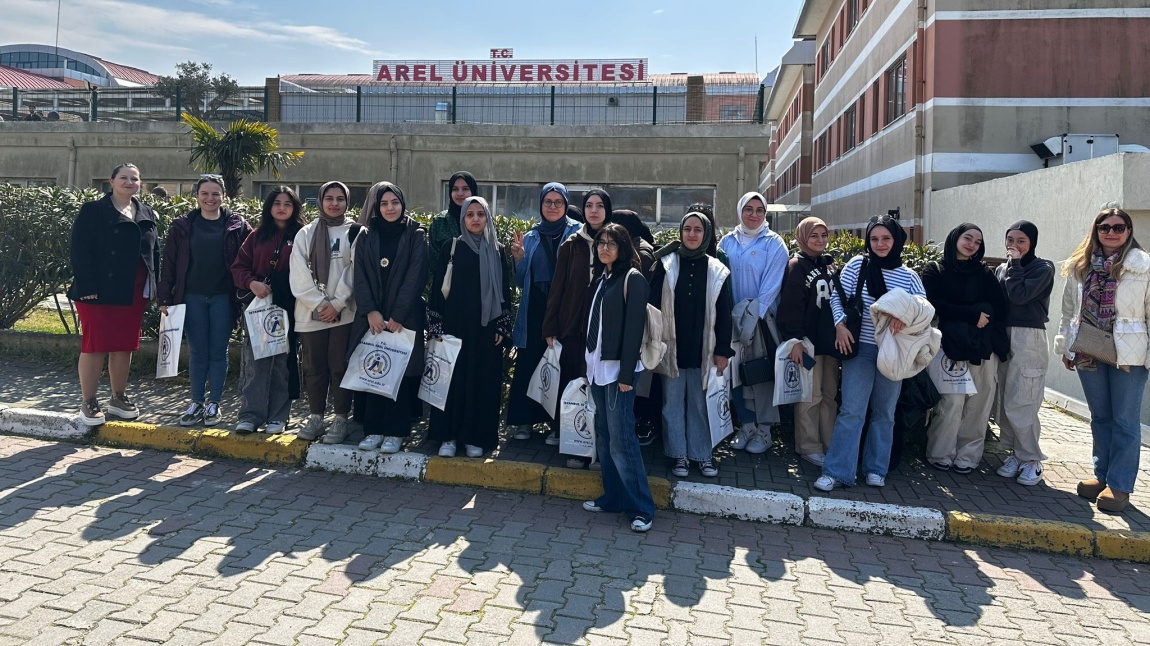 Okulumuzun 12.sınıf öğrencileriyle beraber Arel Üniversitesini ziyaret ettik.